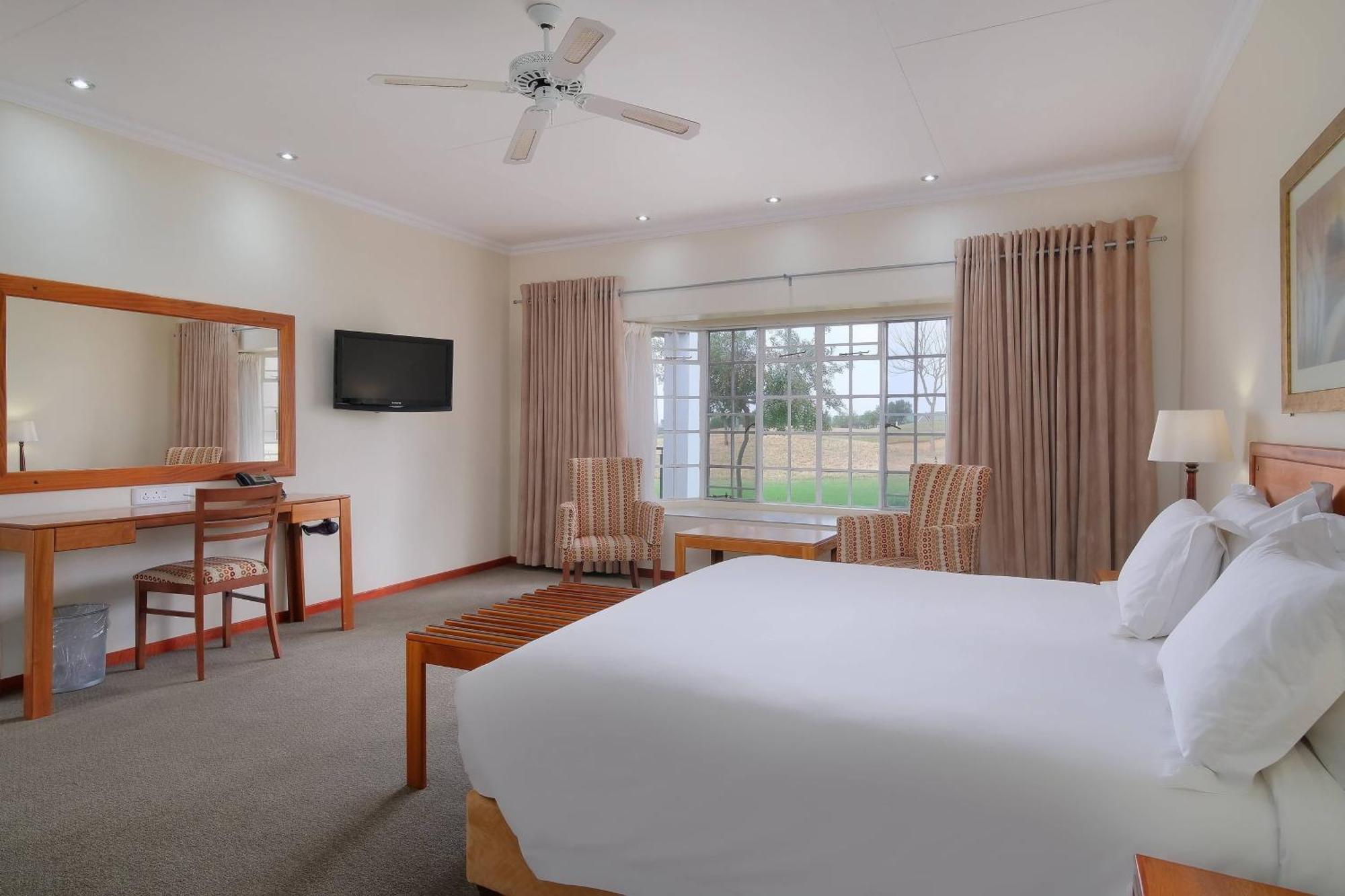 Protea Hotel By Marriott Polokwane Ranch Resort Exterior foto